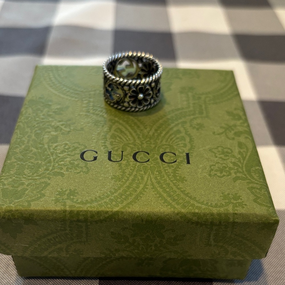 Gucci Intricate Floral Silver Ring